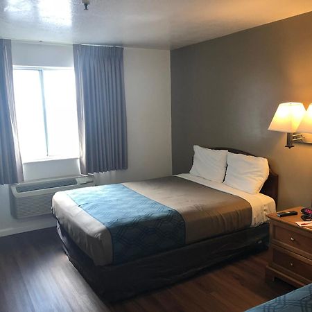 Ameri-Stay Inn & Suites クリアフィールド エクステリア 写真