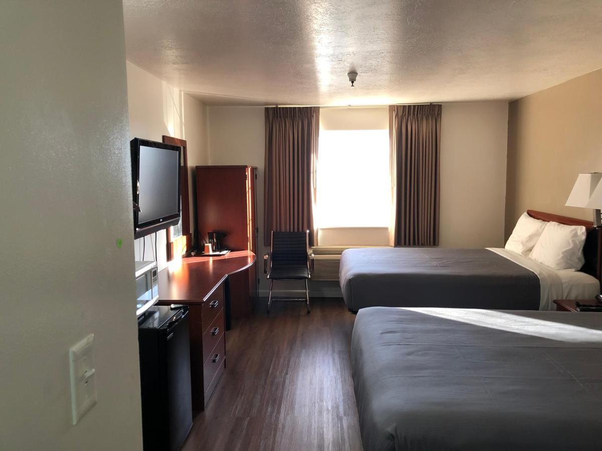 Ameri-Stay Inn & Suites クリアフィールド エクステリア 写真