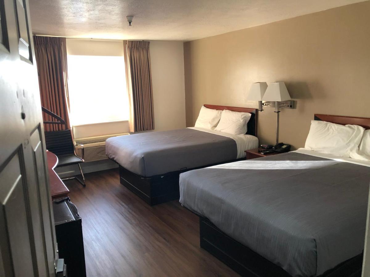 Ameri-Stay Inn & Suites クリアフィールド エクステリア 写真