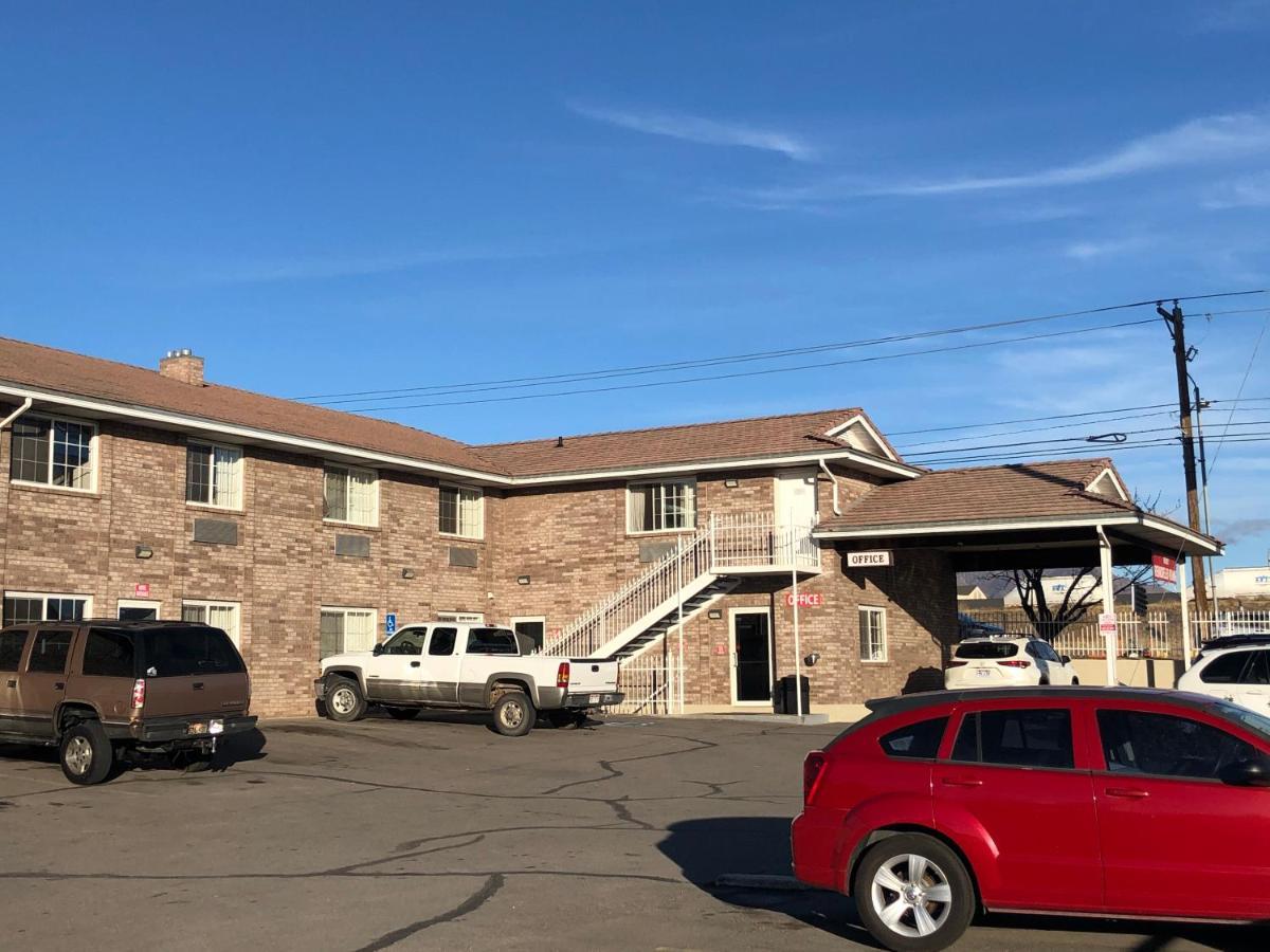 Ameri-Stay Inn & Suites クリアフィールド エクステリア 写真