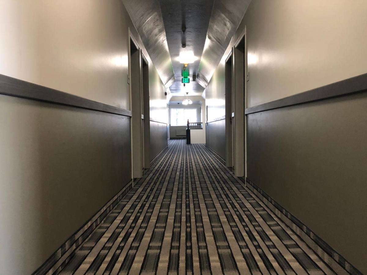 Ameri-Stay Inn & Suites クリアフィールド エクステリア 写真