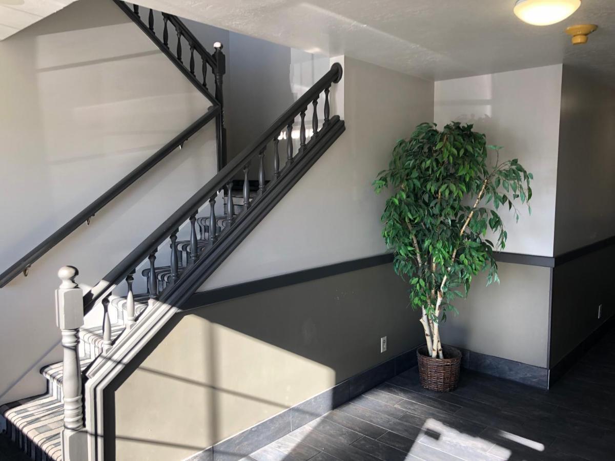 Ameri-Stay Inn & Suites クリアフィールド エクステリア 写真