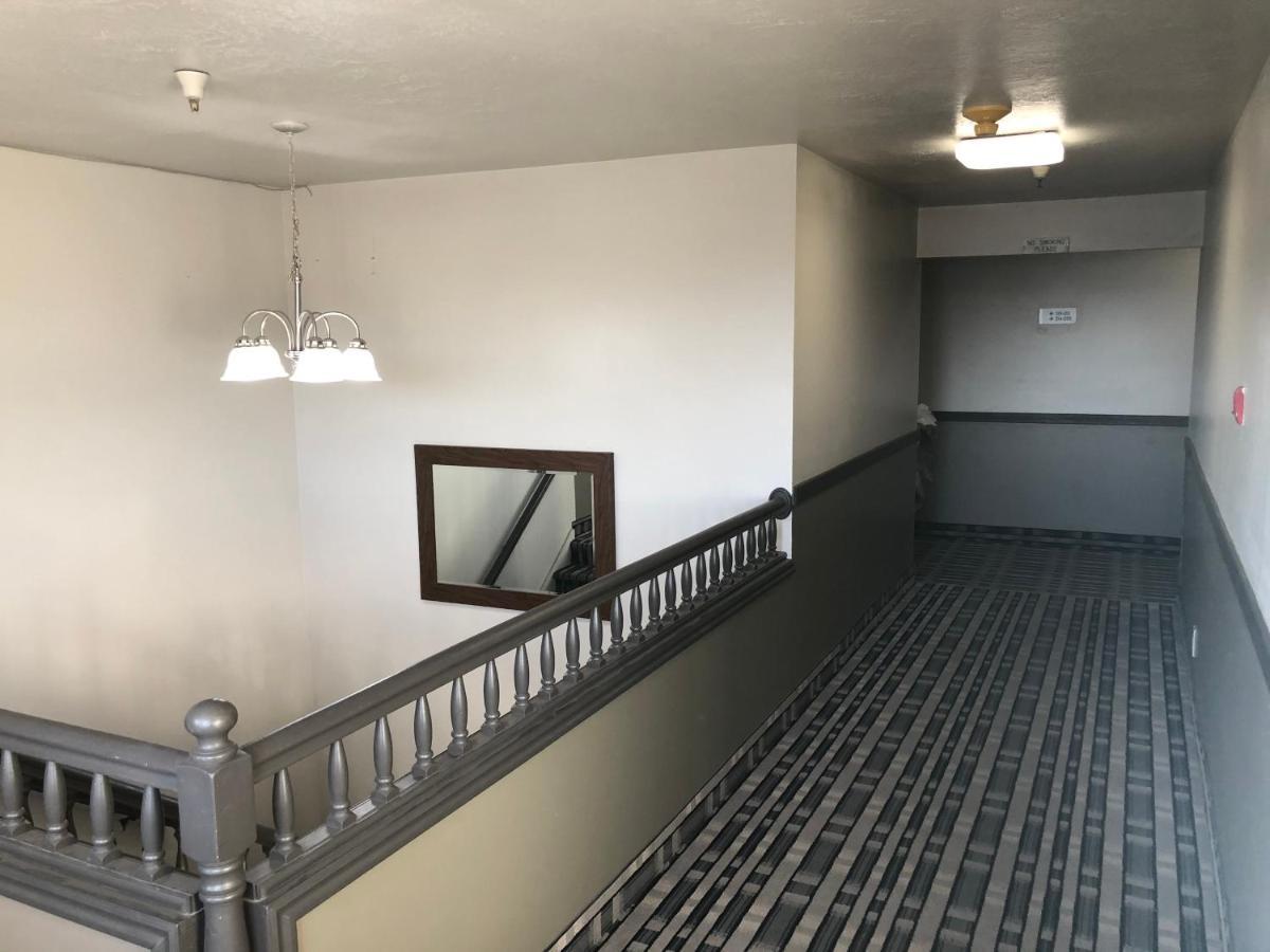 Ameri-Stay Inn & Suites クリアフィールド エクステリア 写真